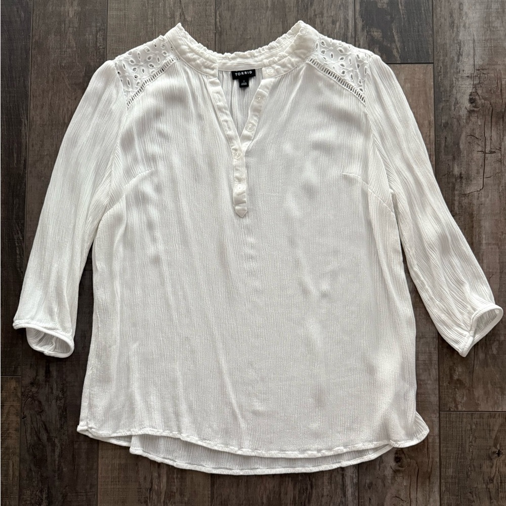Torrid Lightweight Pullover Top, size 0 (L - 12)